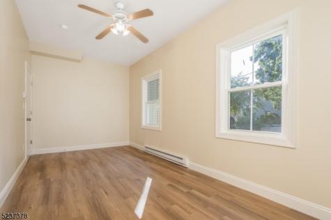 13 Maple Street Milford NJ 08848