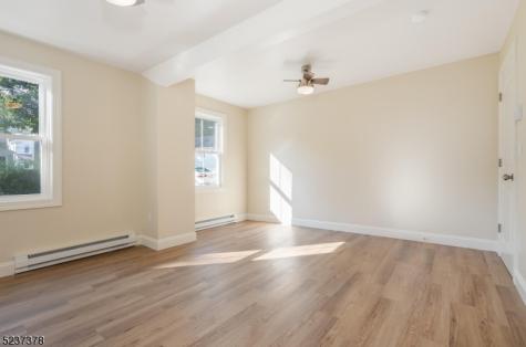 13 Maple Street Milford NJ 08848