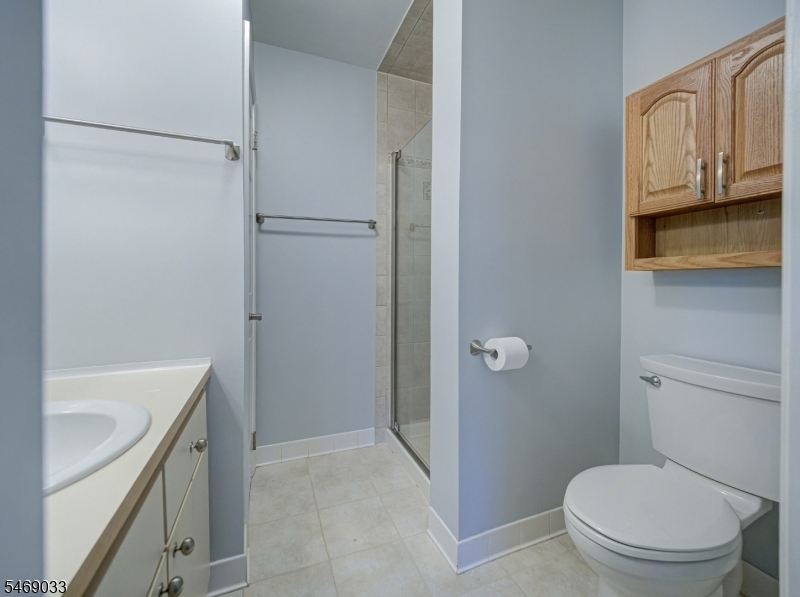 16 Cedar Court Raritan NJ 08822