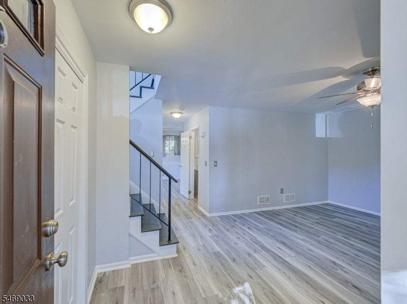 16 Cedar Court Raritan NJ 08822
