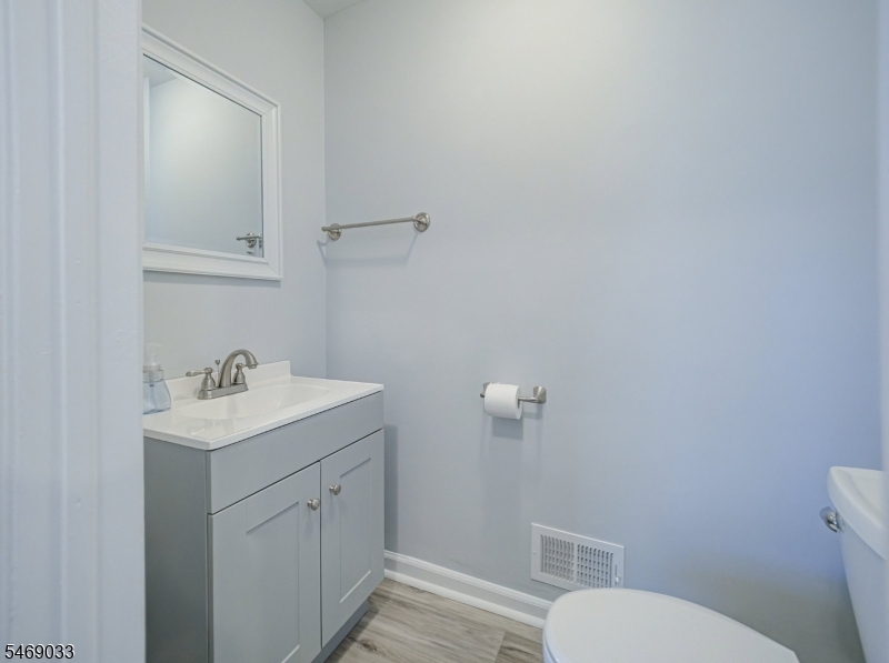 16 Cedar Court Raritan NJ 08822