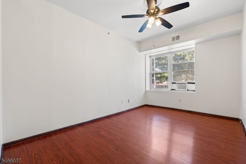 133 N Maple Avenue East Orange NJ 07017