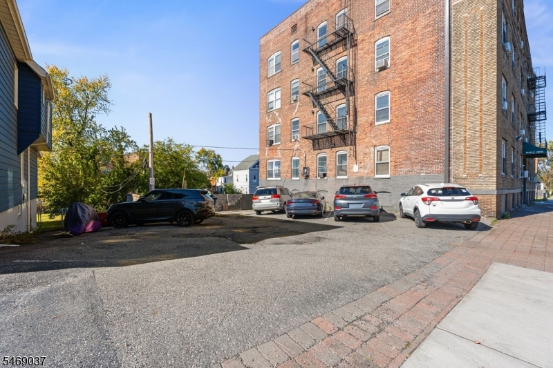 133 N Maple Avenue East Orange NJ 07017