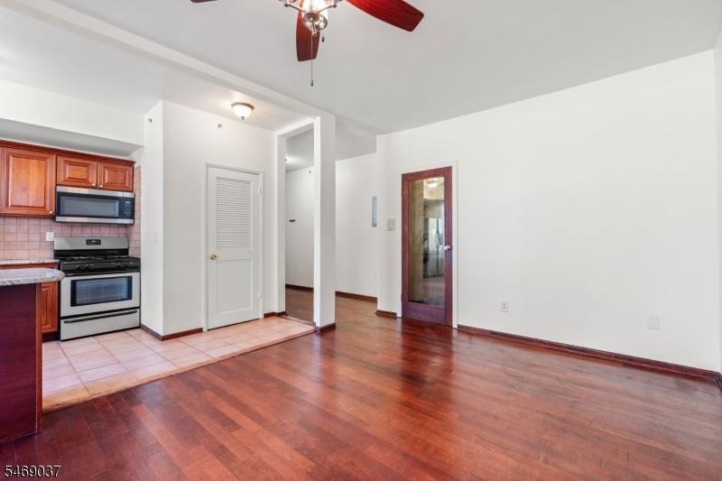 133 N Maple Avenue East Orange NJ 07017
