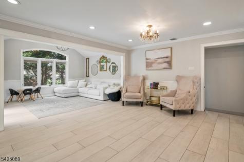 28 Glenroy Road Fairfield NJ 07004