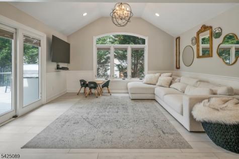 28 Glenroy Road Fairfield NJ 07004