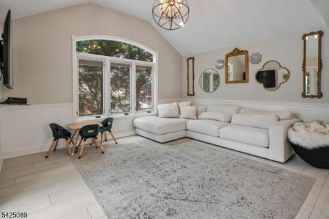 28 Glenroy Road Fairfield NJ 07004