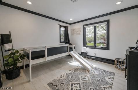 28 Glenroy Road Fairfield NJ 07004