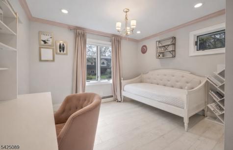 28 Glenroy Road Fairfield NJ 07004