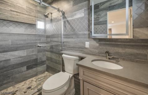 28 Glenroy Road Fairfield NJ 07004