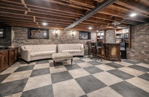 28 Glenroy Road Fairfield NJ 07004