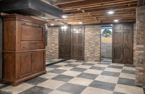 28 Glenroy Road Fairfield NJ 07004