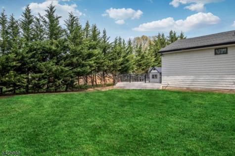 28 Glenroy Road Fairfield NJ 07004