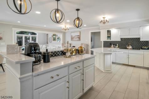 28 Glenroy Road Fairfield NJ 07004