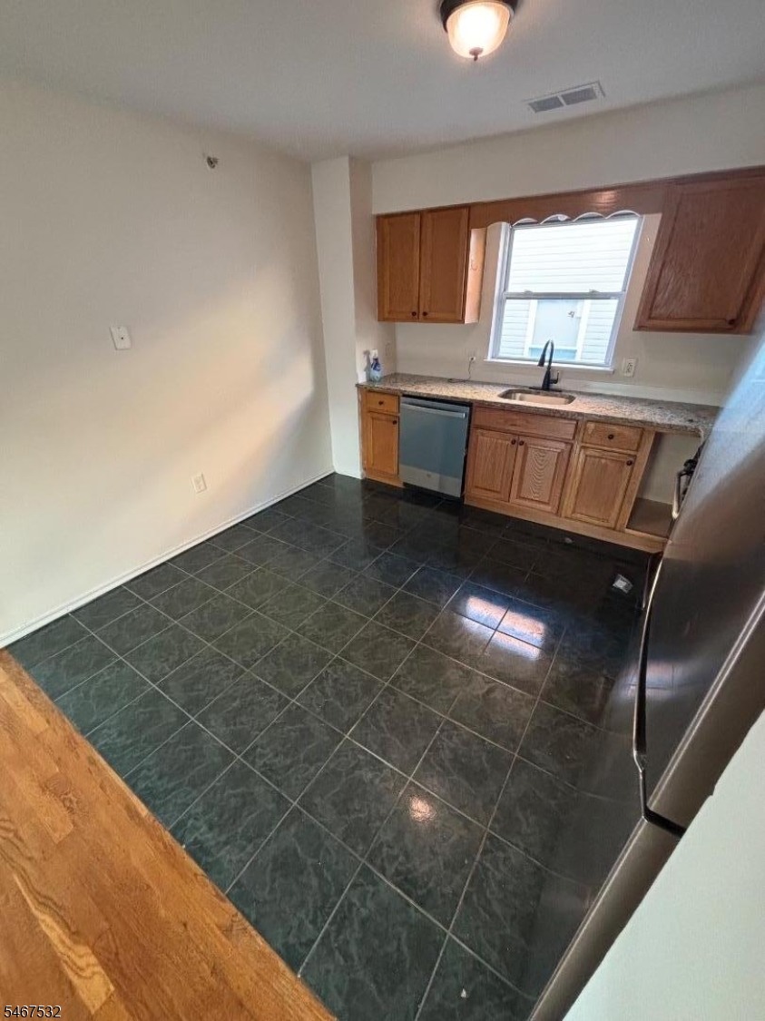 80 Walnut Street Newark NJ 07102