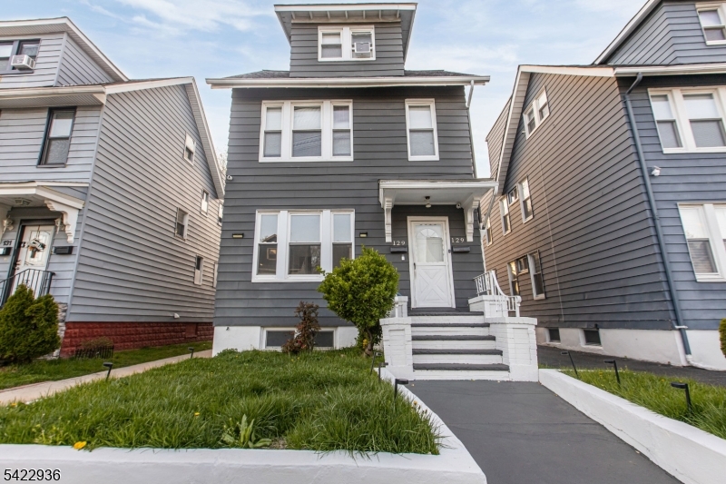 129 Brookwood Street East Orange NJ 07018