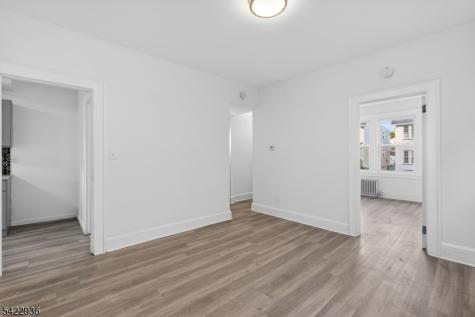 129 Brookwood Street East Orange NJ 07018