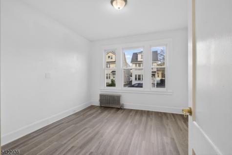 129 Brookwood Street East Orange NJ 07018