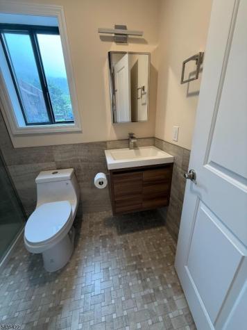 3 Jackson Hole Vernon NJ 07462