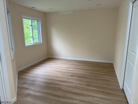3 Jackson Hole Vernon NJ 07462