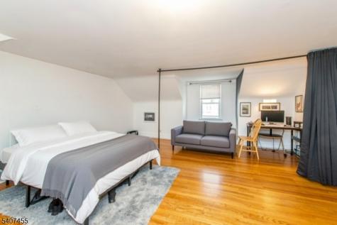 84 Locust Avenue Wallington NJ 07057