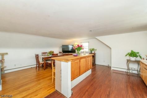 84 Locust Avenue Wallington NJ 07057