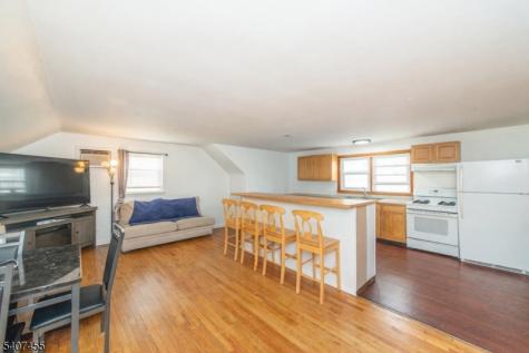 84 Locust Avenue Wallington NJ 07057