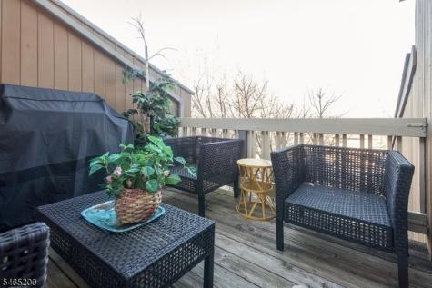 16 Mcchesney Court West Orange NJ 07052