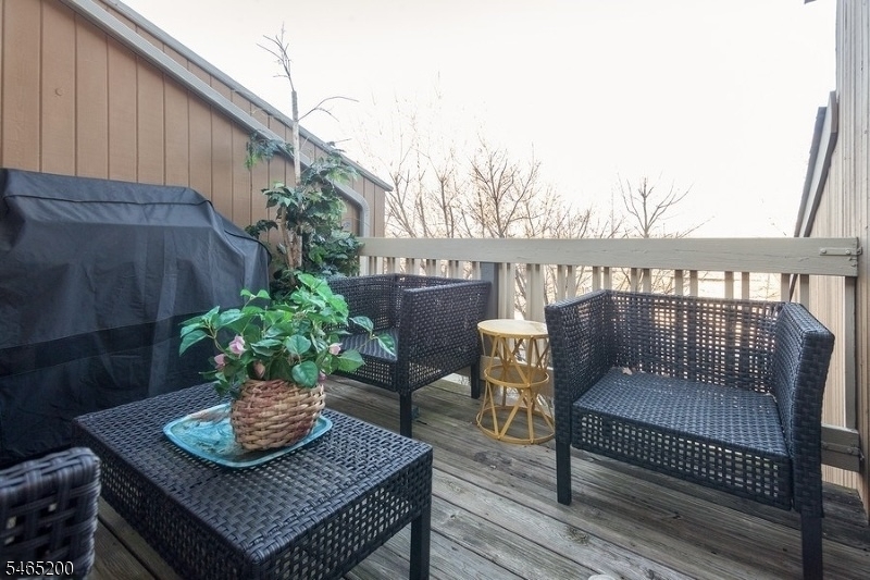 16 Mcchesney Court West Orange NJ 07052