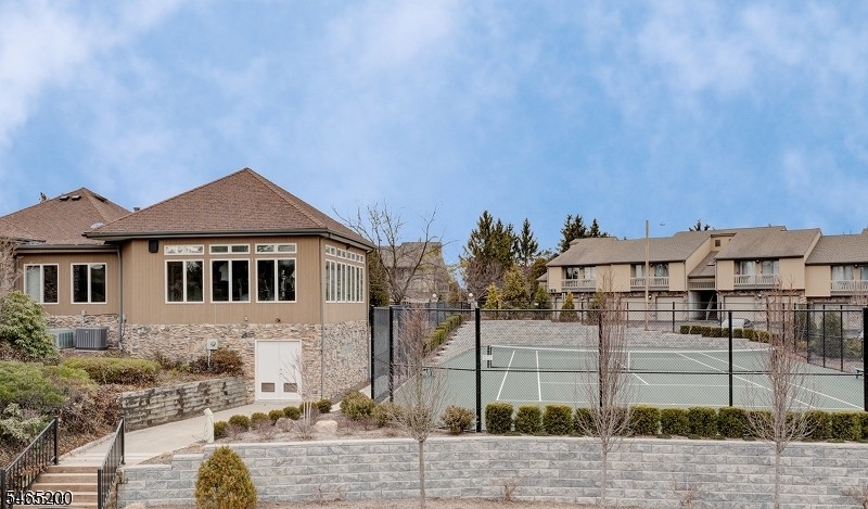 16 Mcchesney Court West Orange NJ 07052