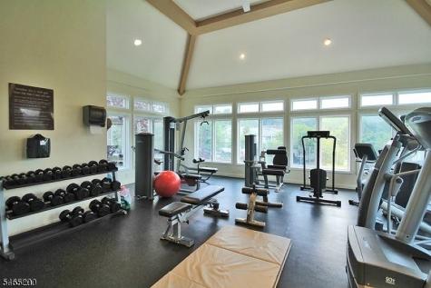 16 Mcchesney Court West Orange NJ 07052