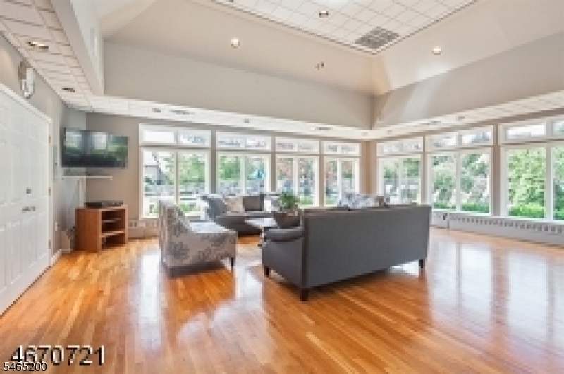 16 Mcchesney Court West Orange NJ 07052