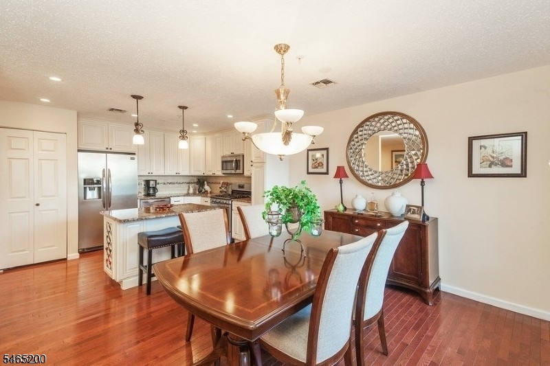 16 Mcchesney Court West Orange NJ 07052