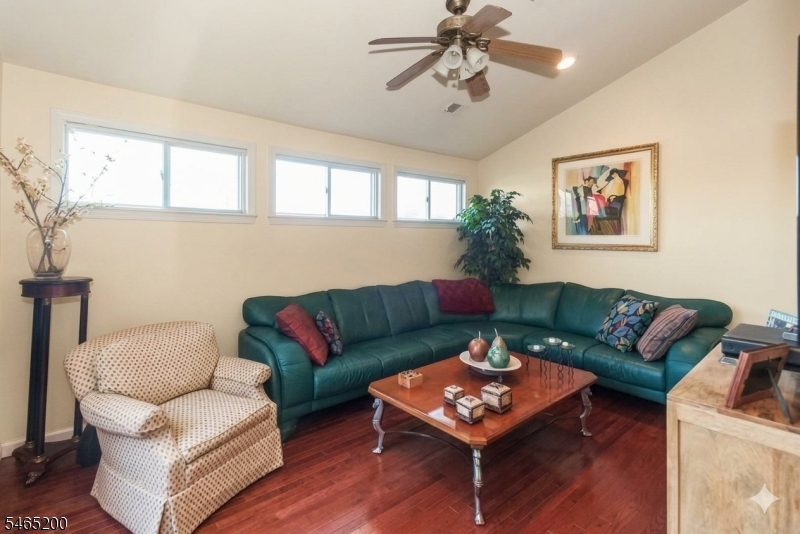16 Mcchesney Court West Orange NJ 07052