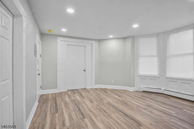 196 Smith Street Newark NJ 07106