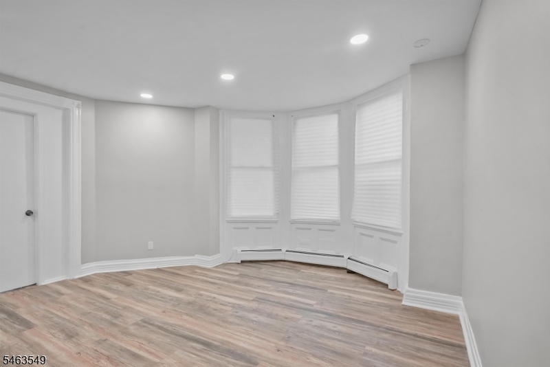 196 Smith Street Newark NJ 07106