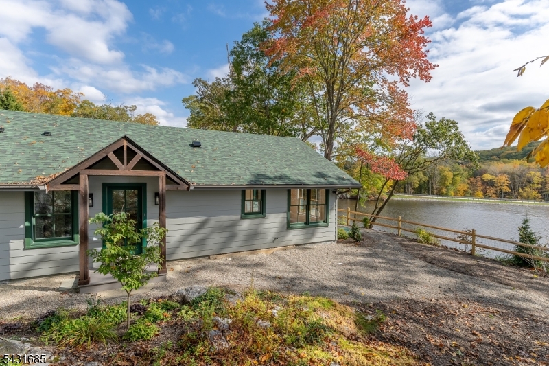 232 W Shore Drive Hardyston NJ 07460