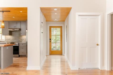 232 W Shore Drive Hardyston NJ 07460