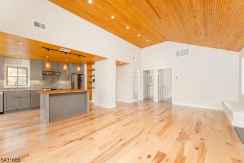 232 W Shore Drive Hardyston NJ 07460