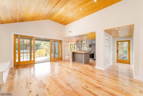 232 W Shore Drive Hardyston NJ 07460