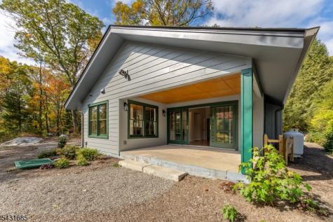 232 W Shore Drive Hardyston NJ 07460