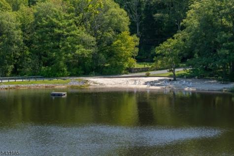 232 W Shore Drive Hardyston NJ 07460