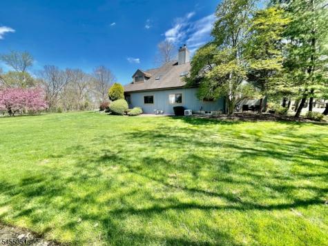 2 Hawthorne Place Bernards NJ 07920