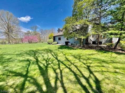 2 Hawthorne Place Bernards NJ 07920