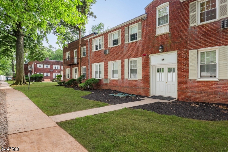 46 F Parkway Village Cranford NJ 07016