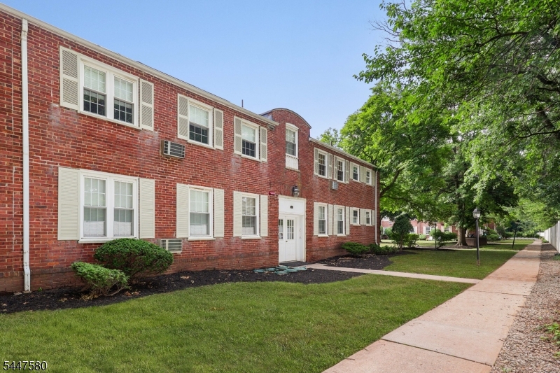 46 F Parkway Village Cranford NJ 07016