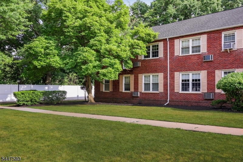 46 F Parkway Village Cranford NJ 07016