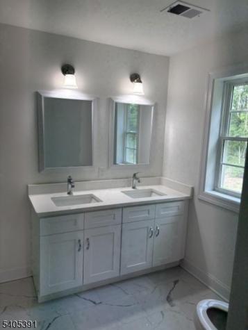 1007 County Road 519 Frelinghuysen NJ 07860