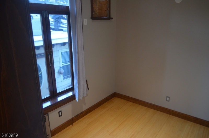 653 Nye Avenue Irvington NJ 07111