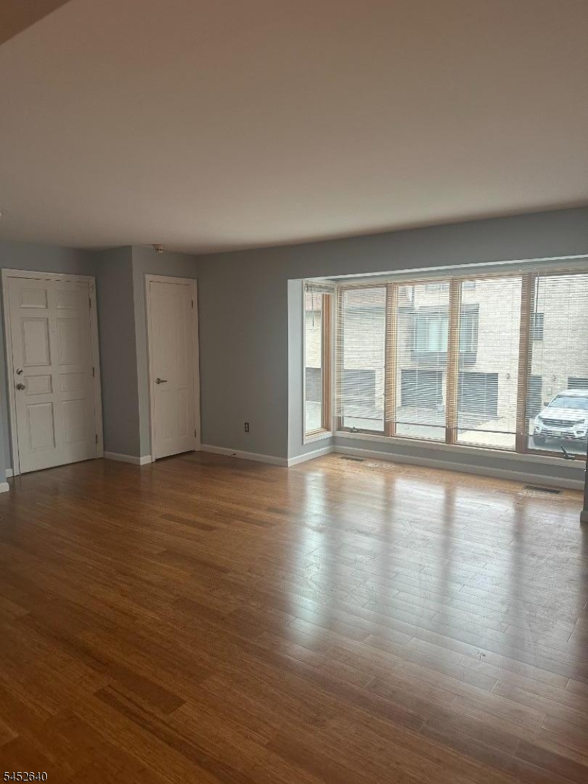 24 Falls Bridge Drive Totowa NJ 07512